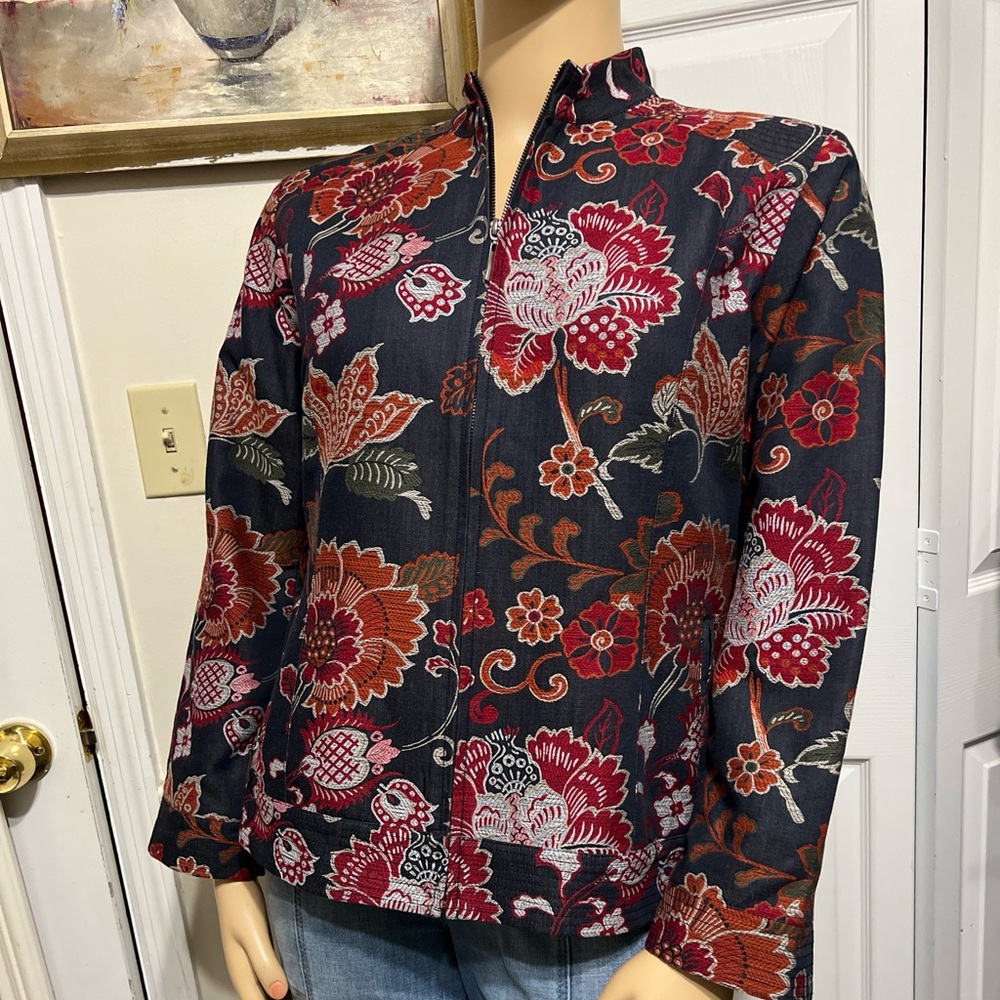 CHICOS BLAZER IN EXCELLENT CONDITION SIZE 3 Gray Red